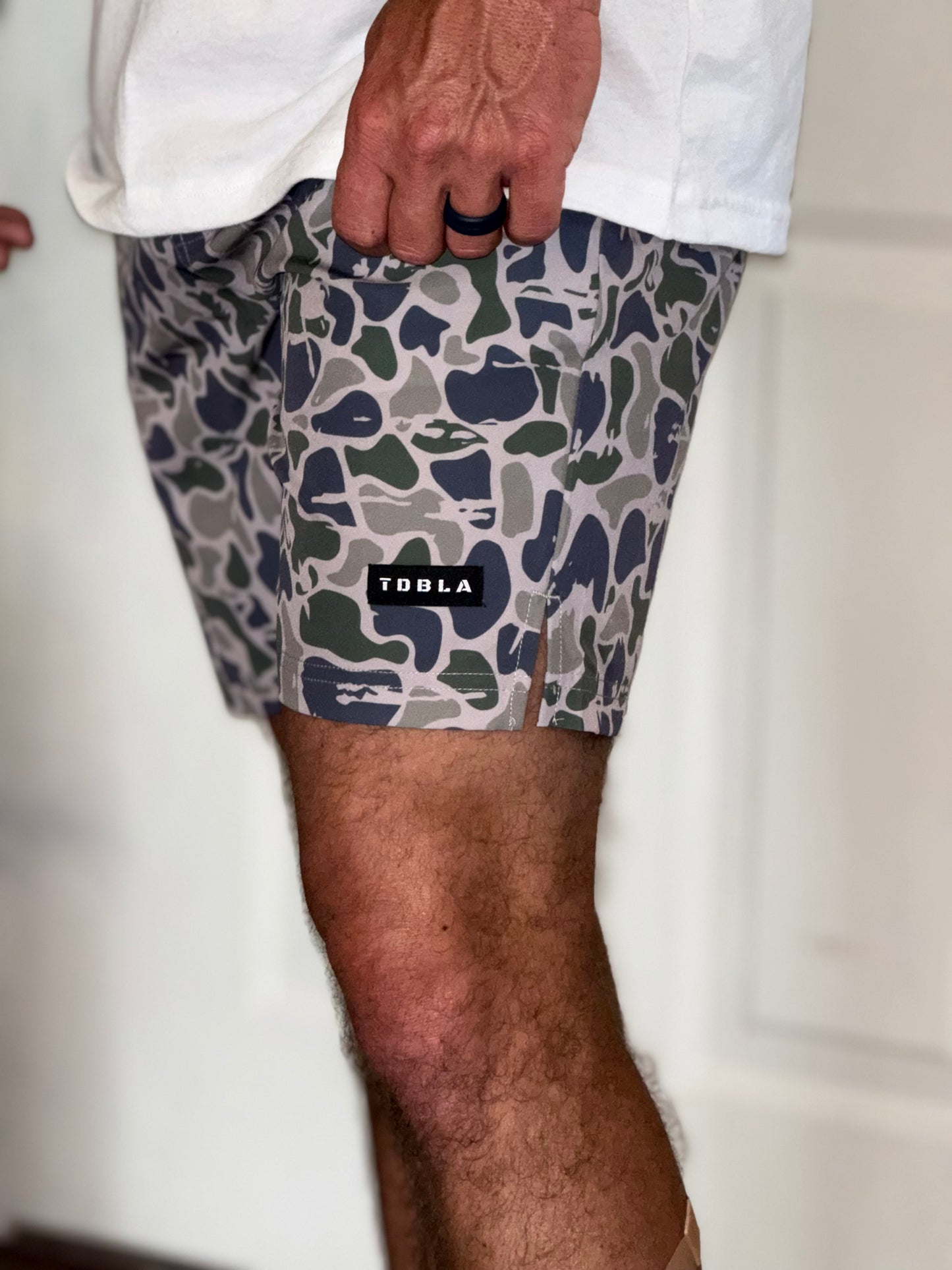 MEN'S 6 " CAMO SHORTS