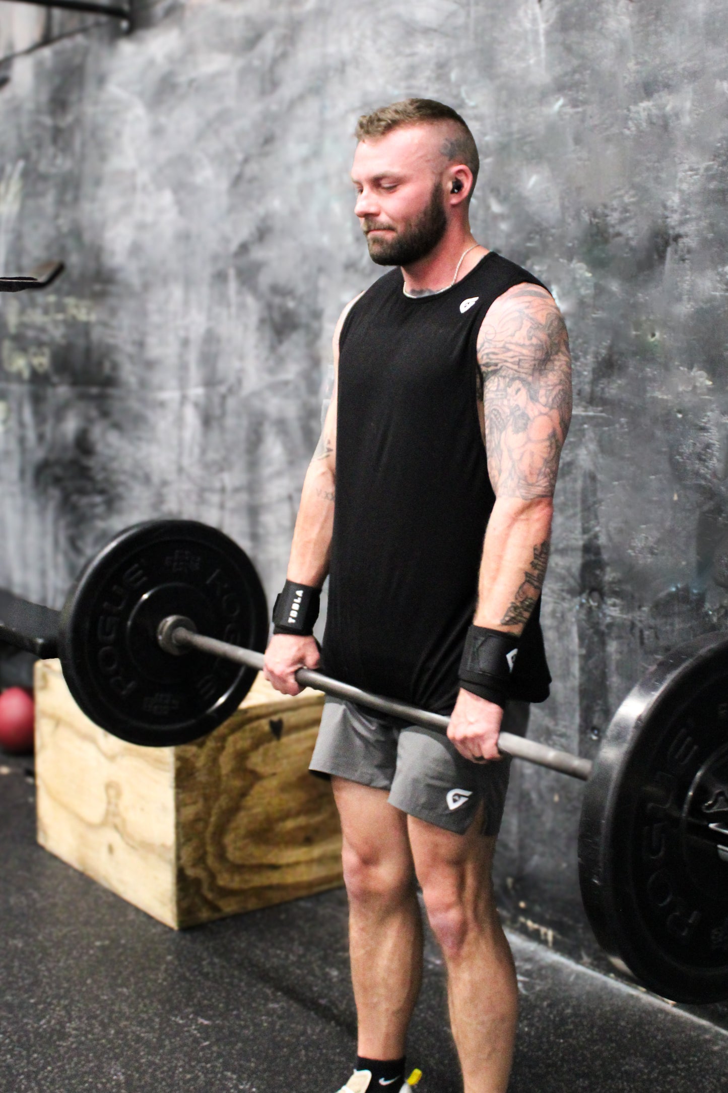 MEN'S SLEEVLESS | WORKOUT TANK | WHITE, BLACK & GREEN