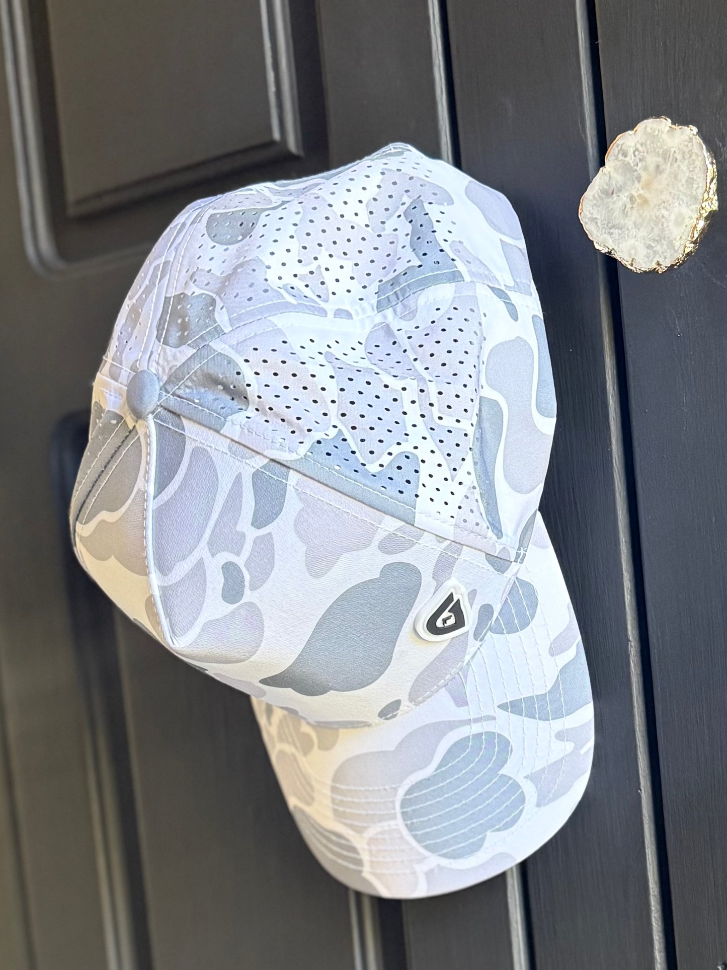 WHITE CAMO | 5 PANEL | PERFORMANCE SNAP BACK