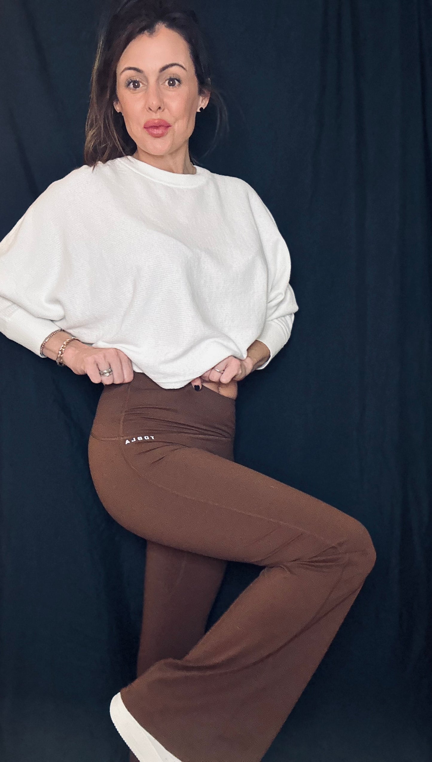 Woman's Fitted Flare Leggings | Brown