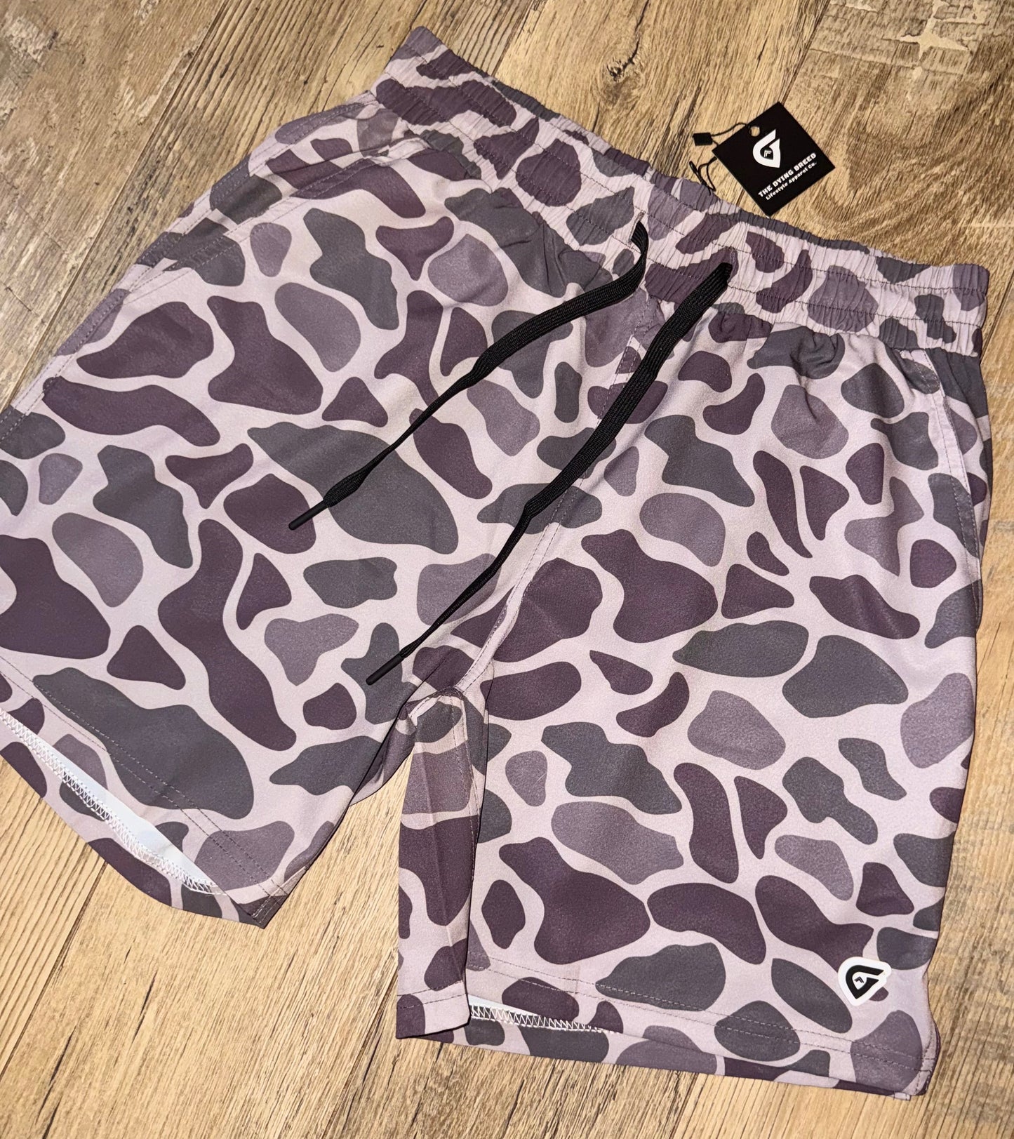 NO QUIT PERFORMANCE CAMO SHORTS