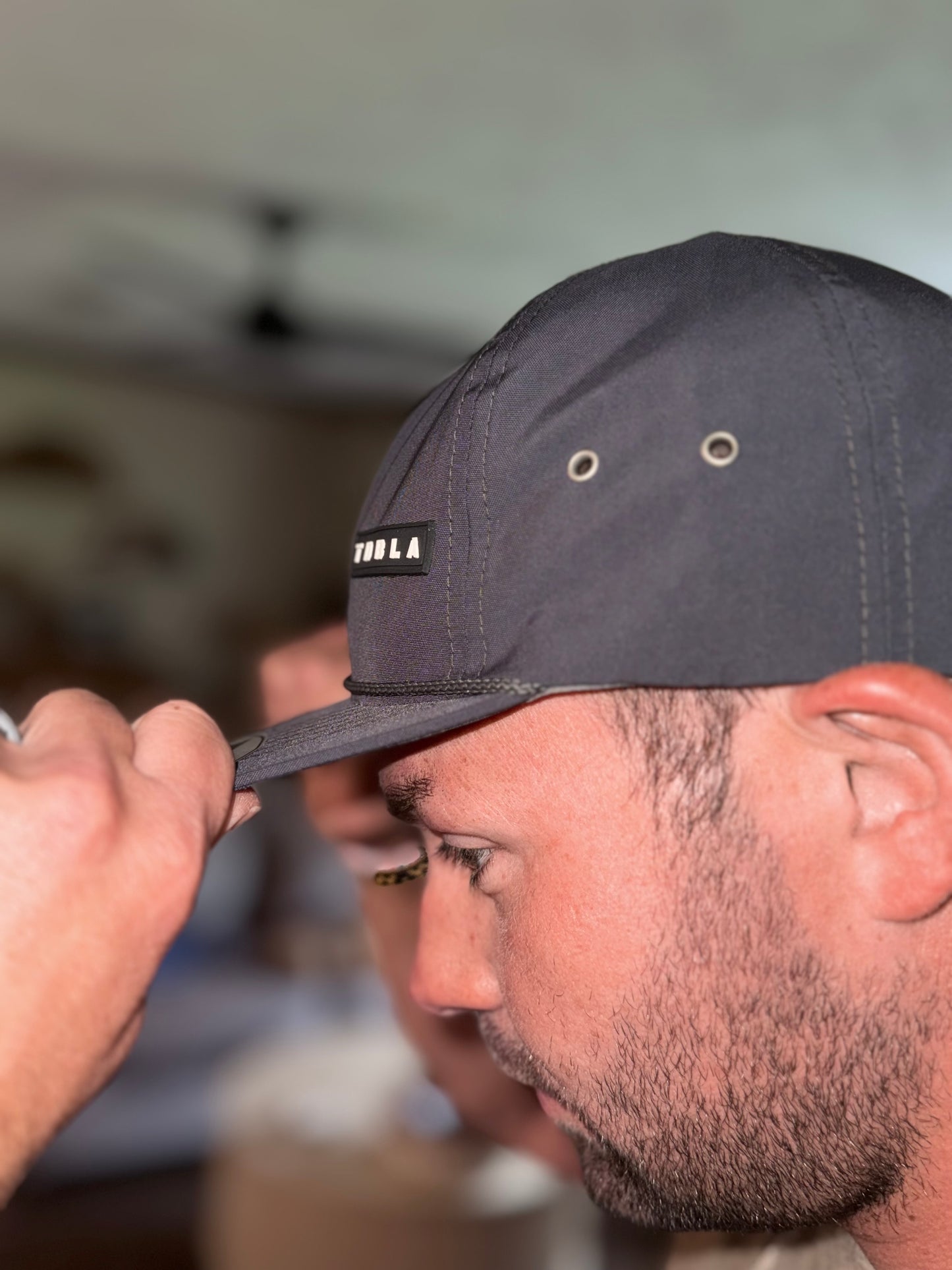 MEN'S FLAT BILL PERFORMANCE | UNSTRUCTURED HAT