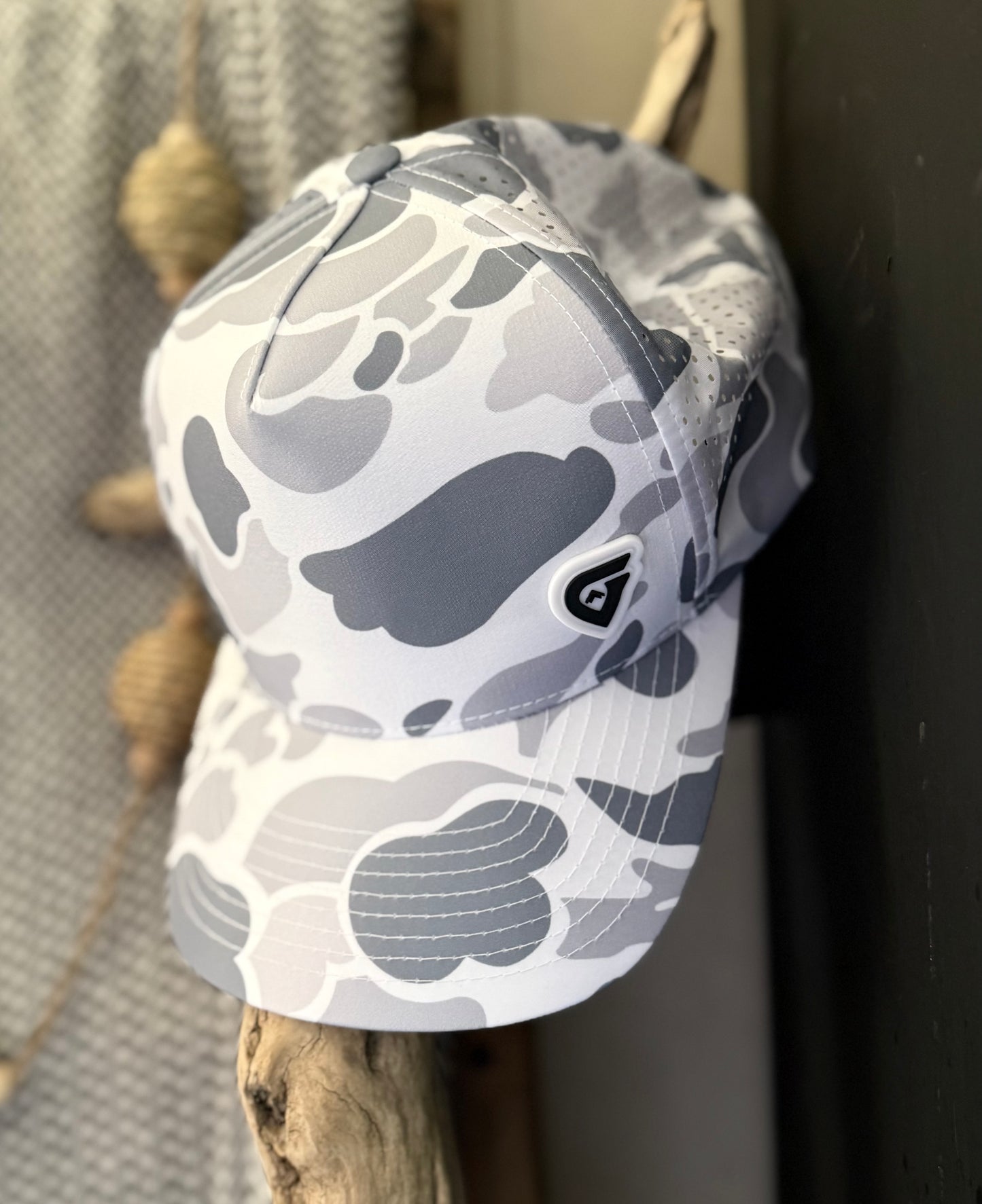 WHITE CAMO | 5 PANEL | PERFORMANCE SNAP BACK